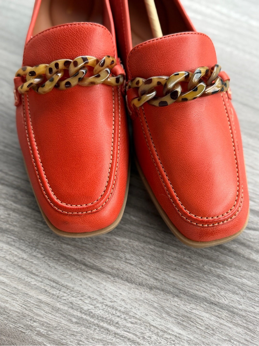 Clarks Sarafyna Iris Grenadine Orange Red Leather Chain Loafers Womens 7 WIDE 7W - Picture 4 of 12